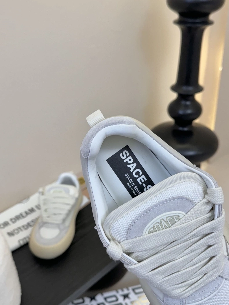 Versatile Othxr Sneakers 209537