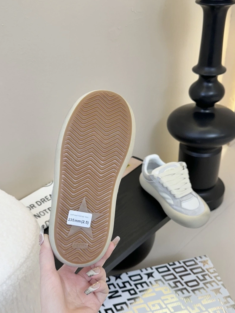 Versatile Othxr Sneakers 209537