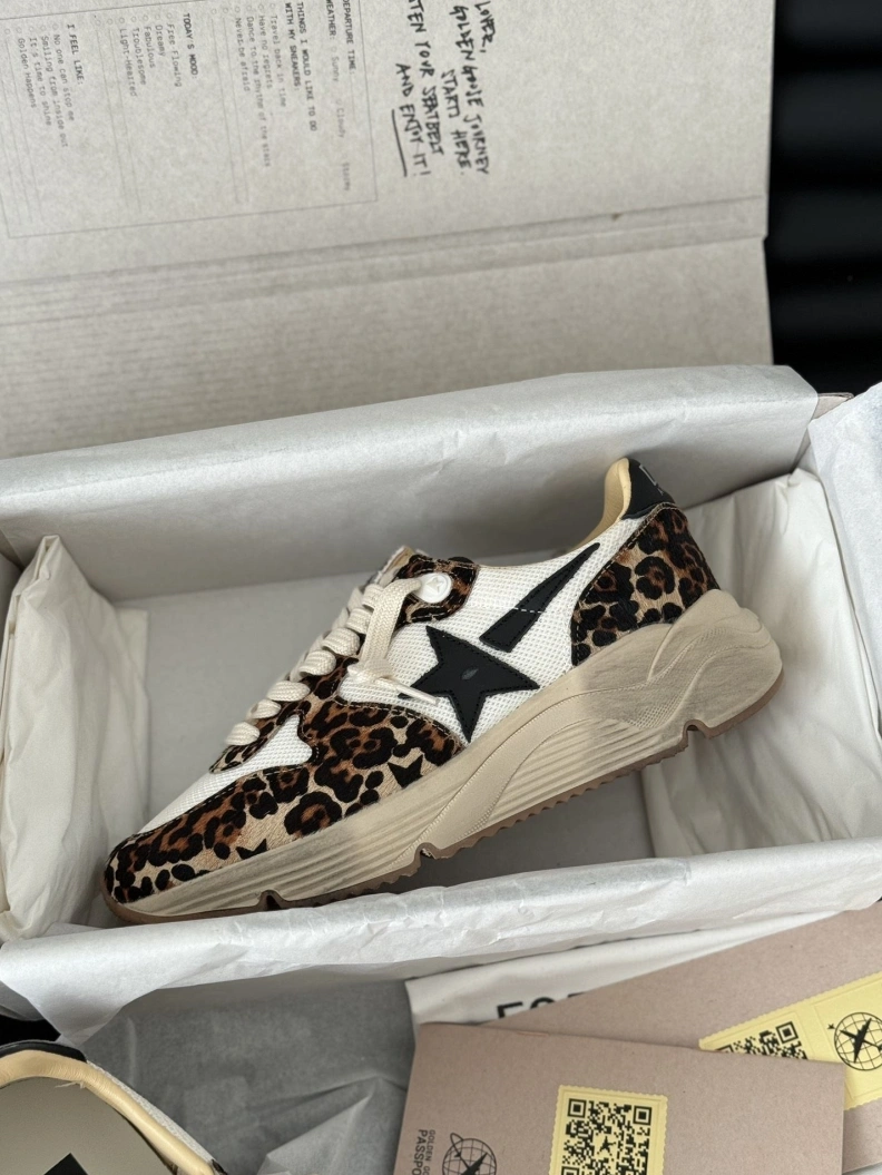 Versatile Othxr Sneakers 209526
