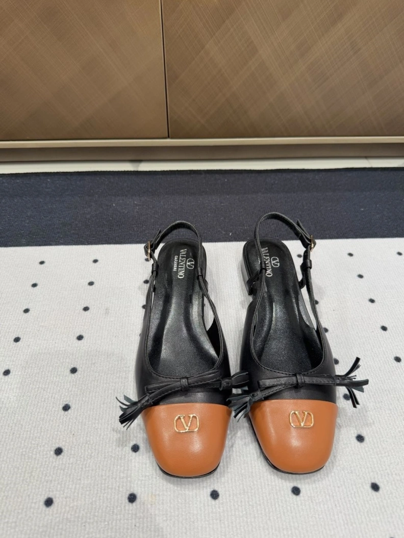 Sleek Vxlxntino Sandals 228725
