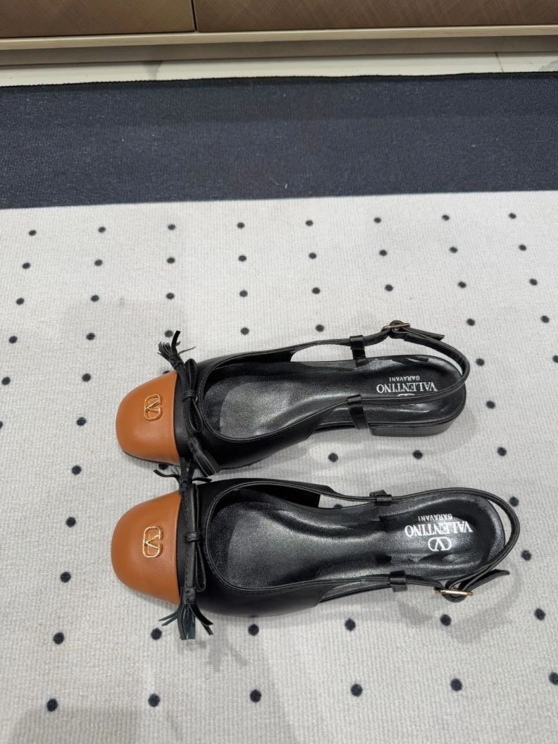 Sleek Vxlxntino Sandals 228725