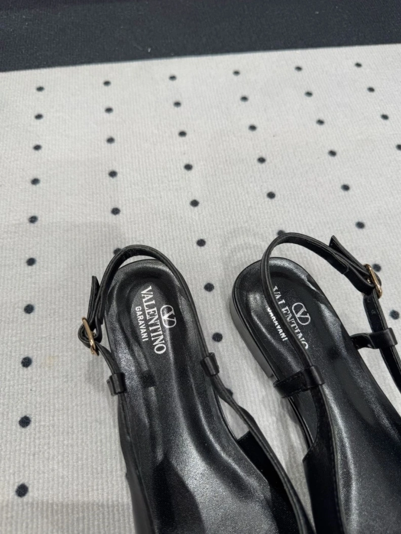 Sleek Vxlxntino Sandals 228725