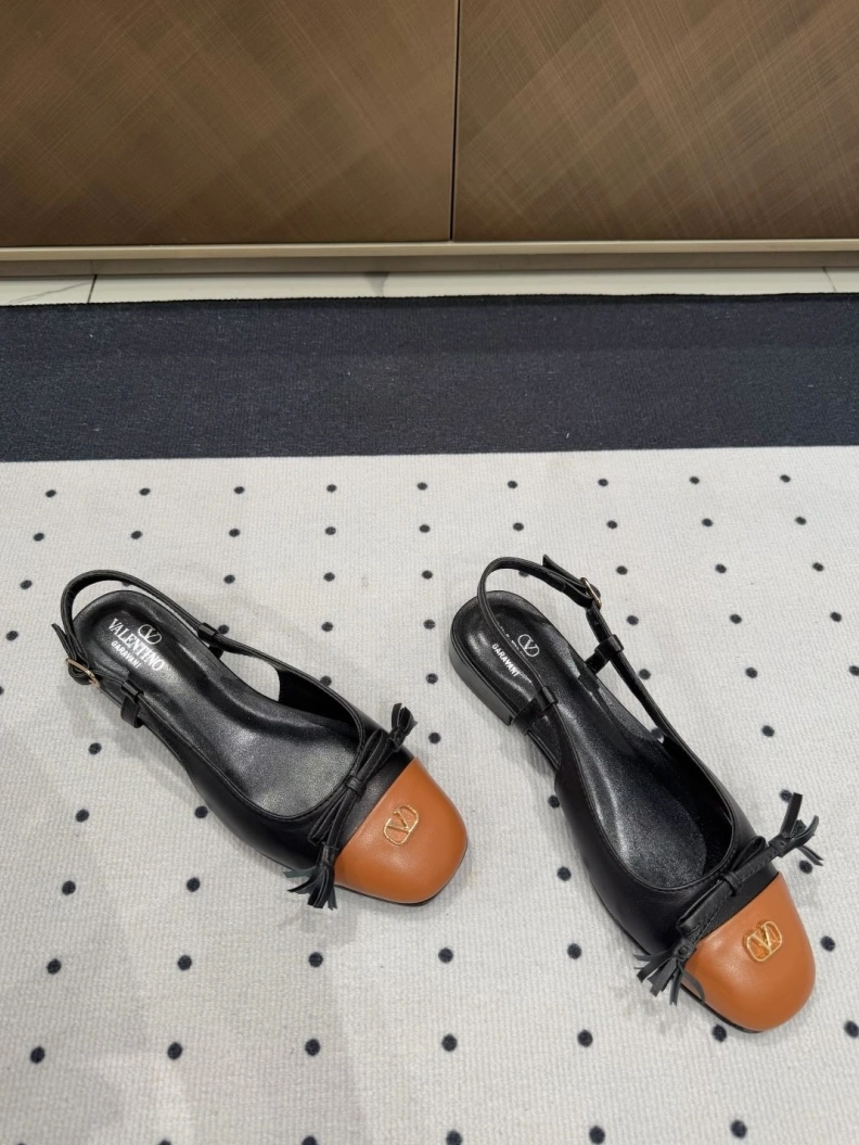 Sleek Vxlxntino Sandals 228725