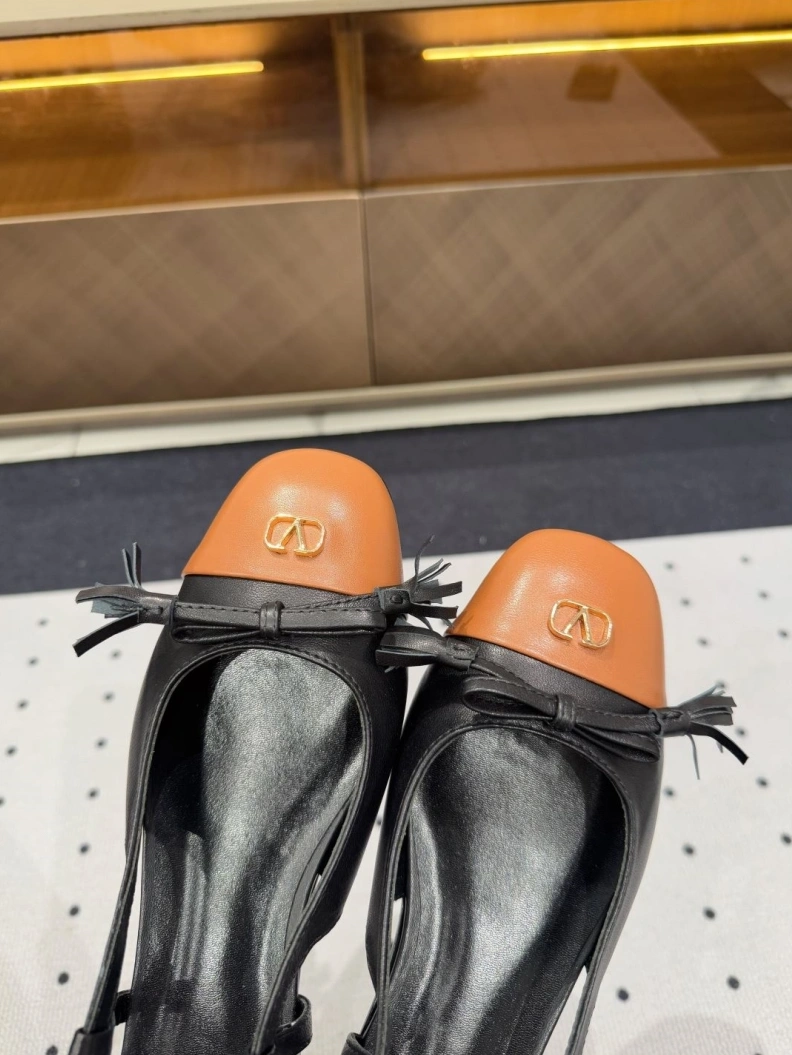 Sleek Vxlxntino Sandals 228725