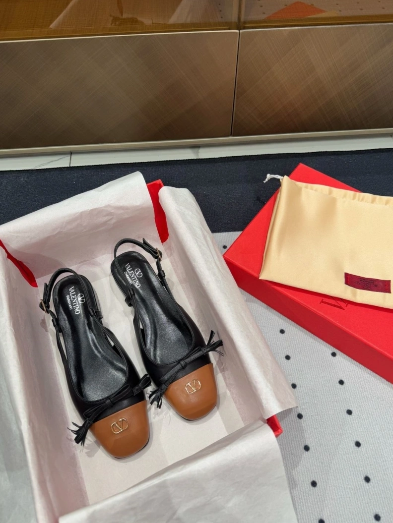 Sleek Vxlxntino Sandals 228725