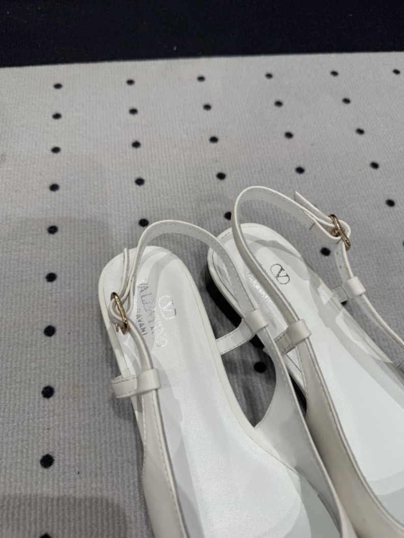 Efficient Vxlxntino Sandals 228726