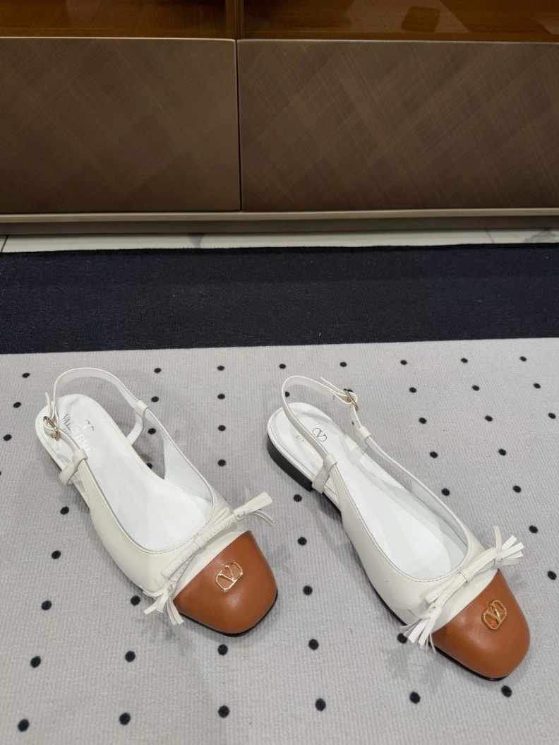 Efficient Vxlxntino Sandals 228726