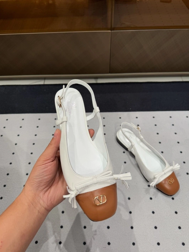 Efficient Vxlxntino Sandals 228726