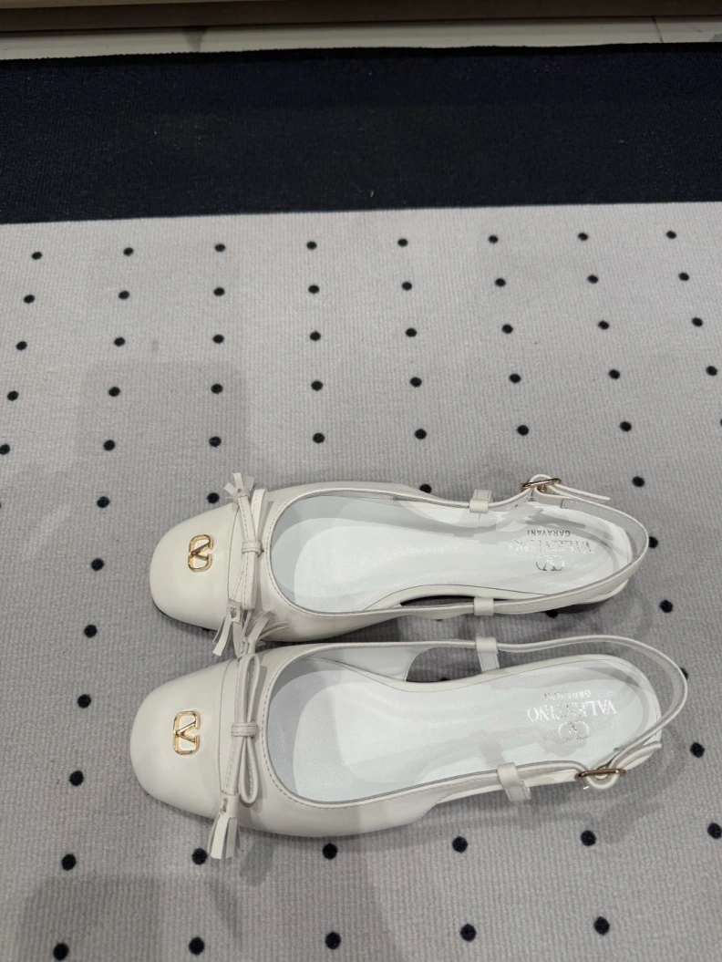 Compact Vxlxntino Sandals 228756