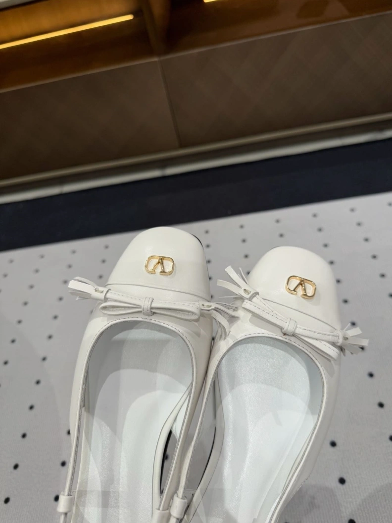 Compact Vxlxntino Sandals 228756