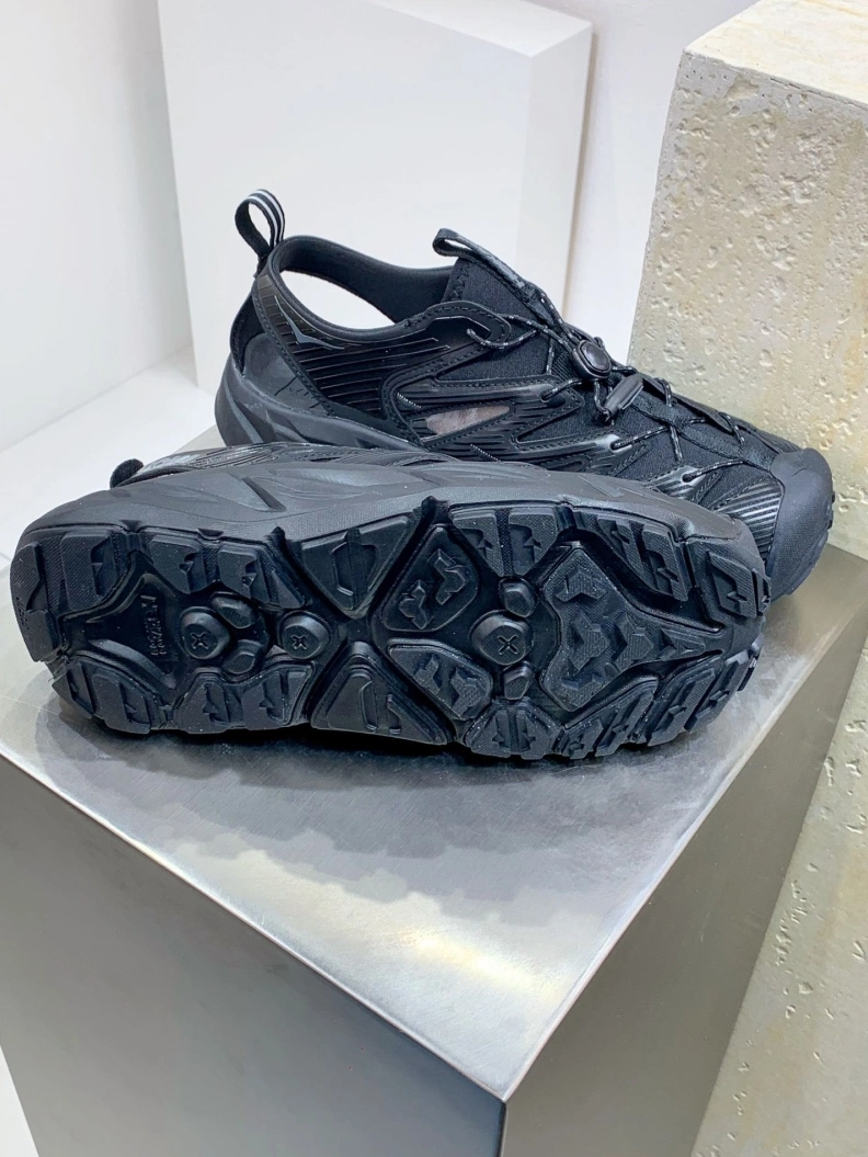 Trendsetting Othxr Sneakers 208146