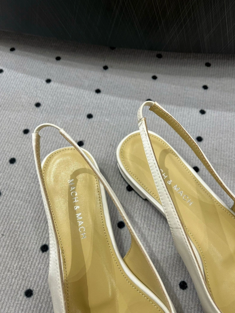 EyeCatching Othxr Sandals 208509
