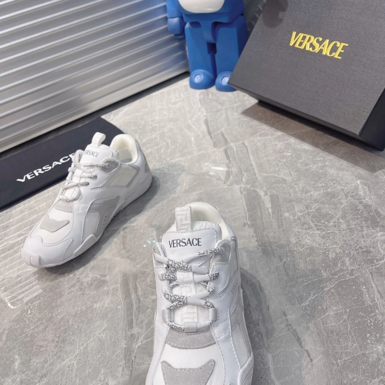 Minimalist Gxvxnchy Sneakers 151717