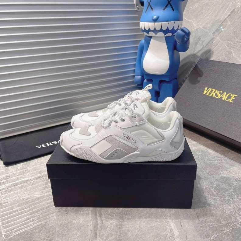Minimalist Gxvxnchy Sneakers 151717