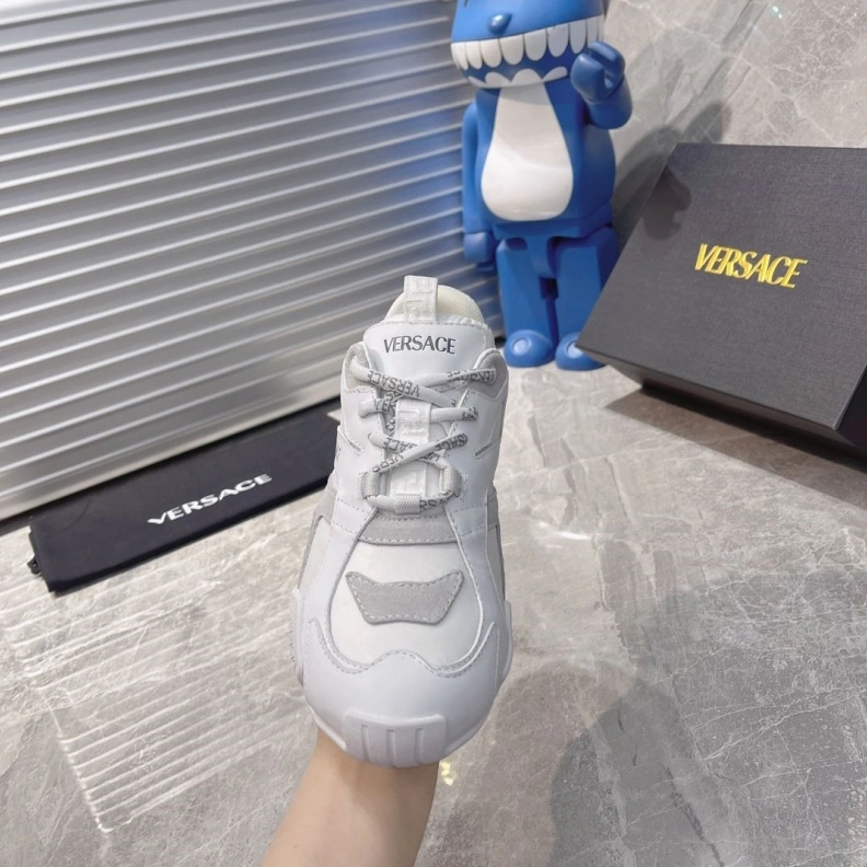 Minimalist Gxvxnchy Sneakers 151717