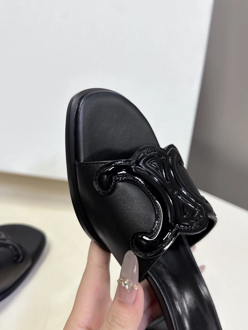Flexible Cxlxne Sandals 115766