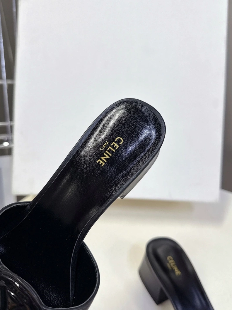 Flexible Cxlxne Sandals 115766