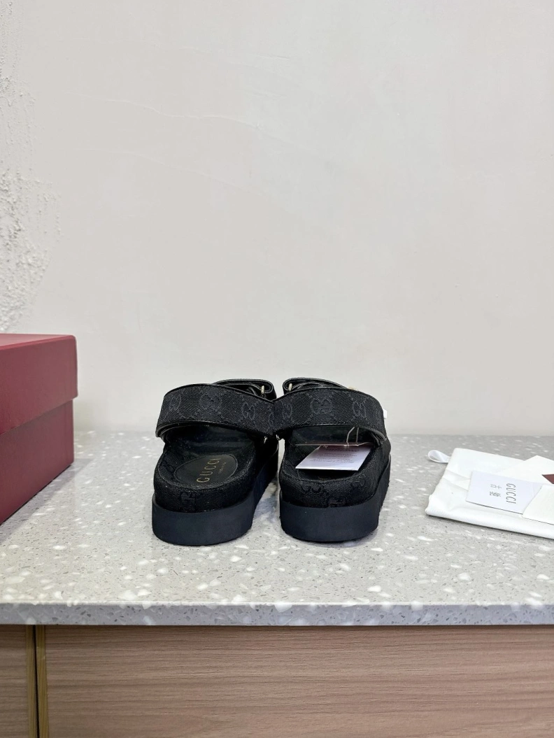 Gxccx Sandals Sleek 155142