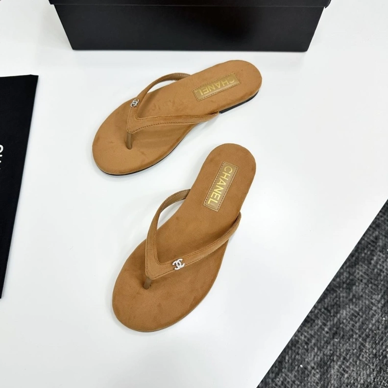 Breathable Chxnxl Slippers 117149