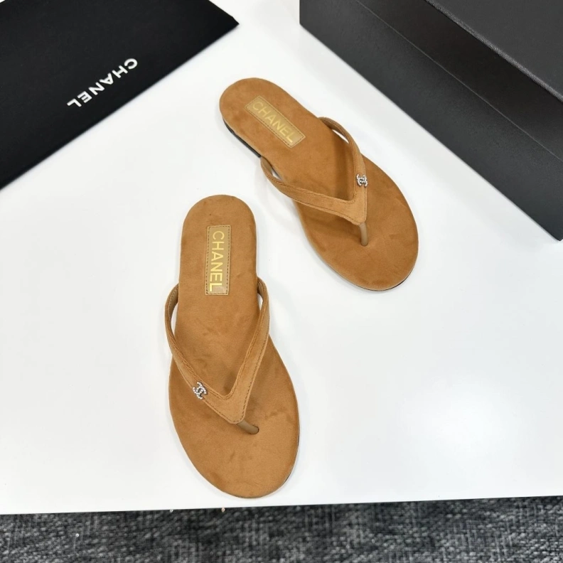 Breathable Chxnxl Slippers 117149