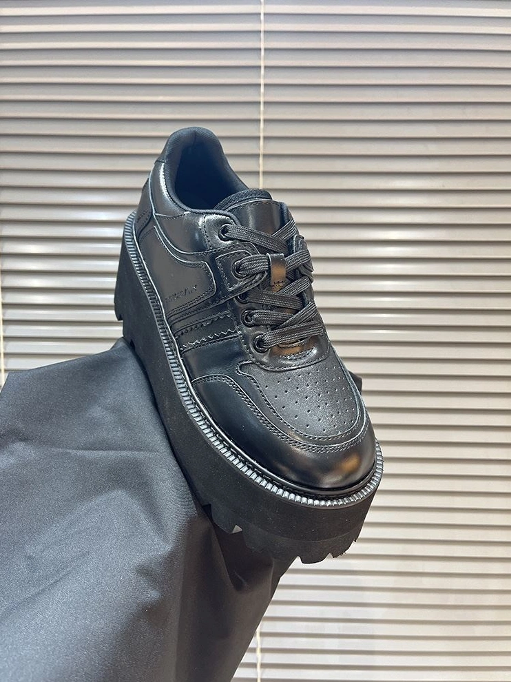 Lightweight Othxr Sneakers 208126