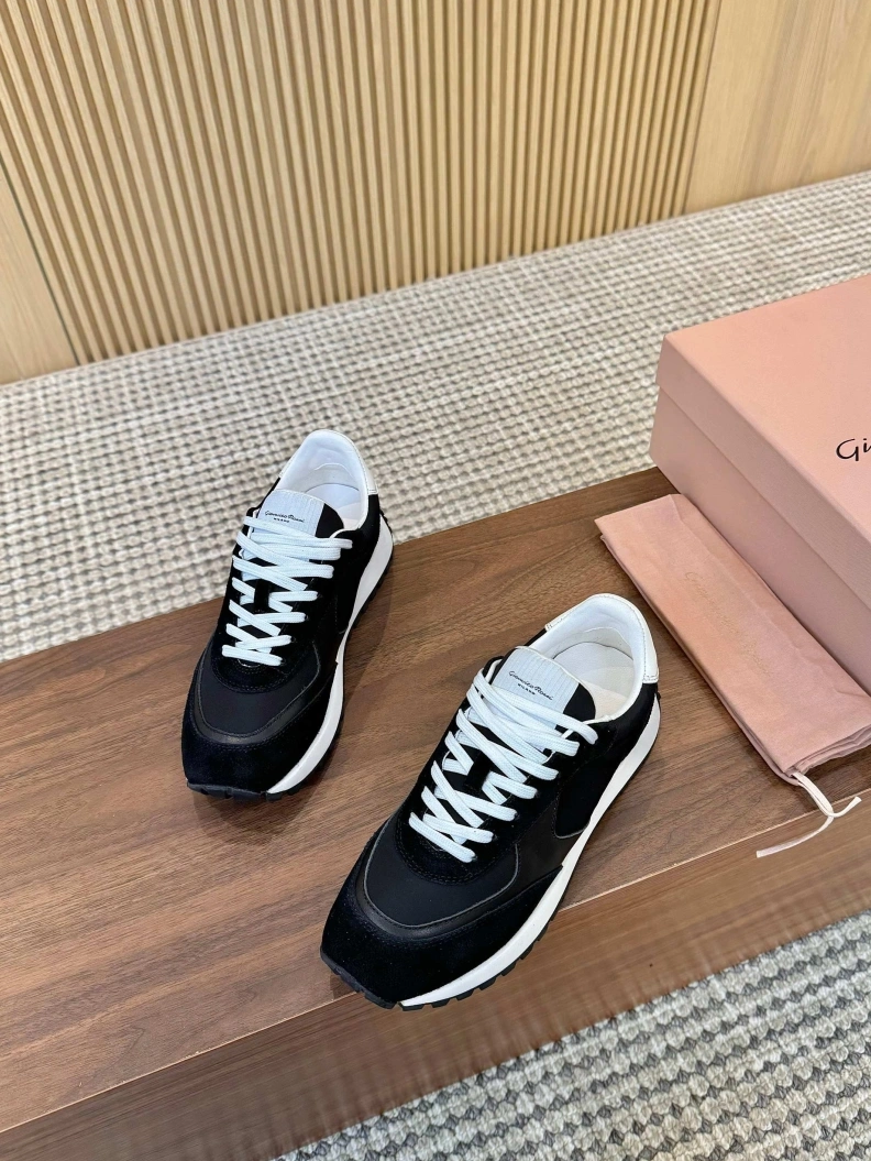 Soft Othxr Sneakers 208136