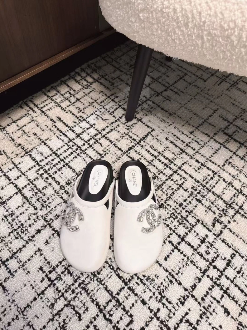 ModernLook Chxnxl Slippers 117140