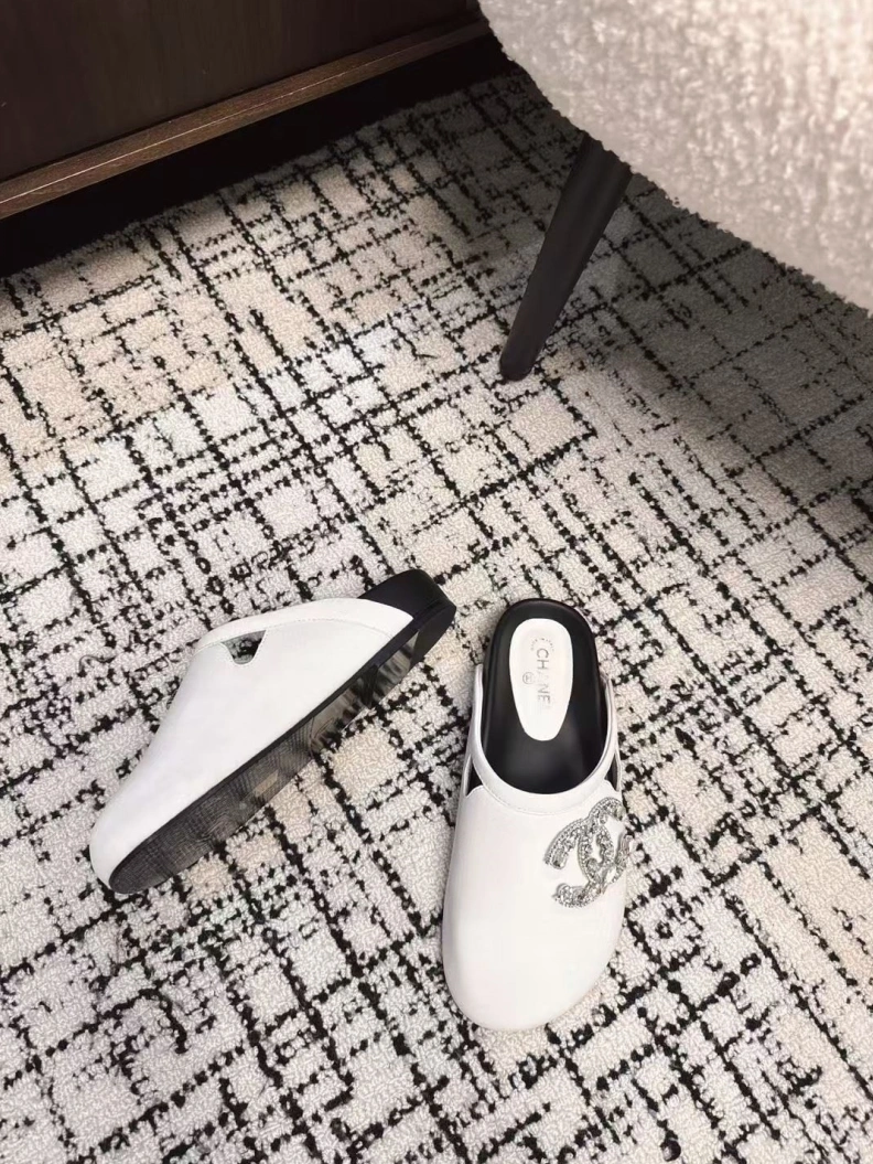 ModernLook Chxnxl Slippers 117140