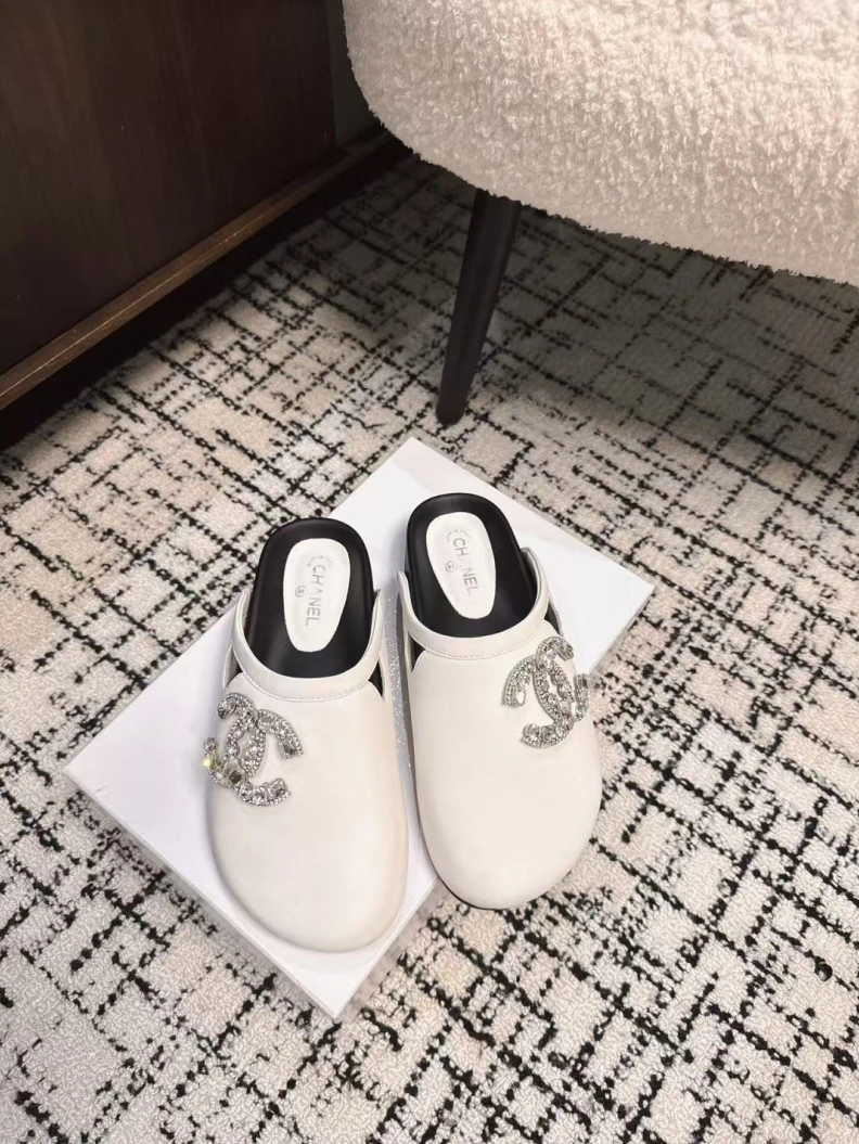 ModernLook Chxnxl Slippers 117140
