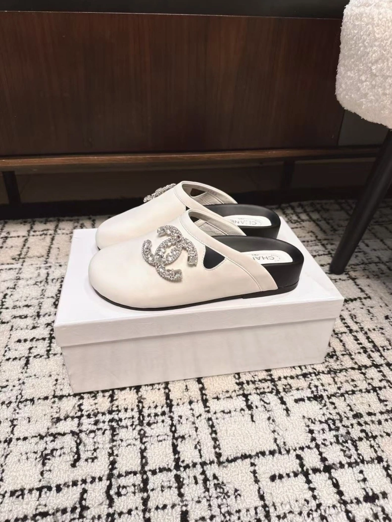 ModernLook Chxnxl Slippers 117140