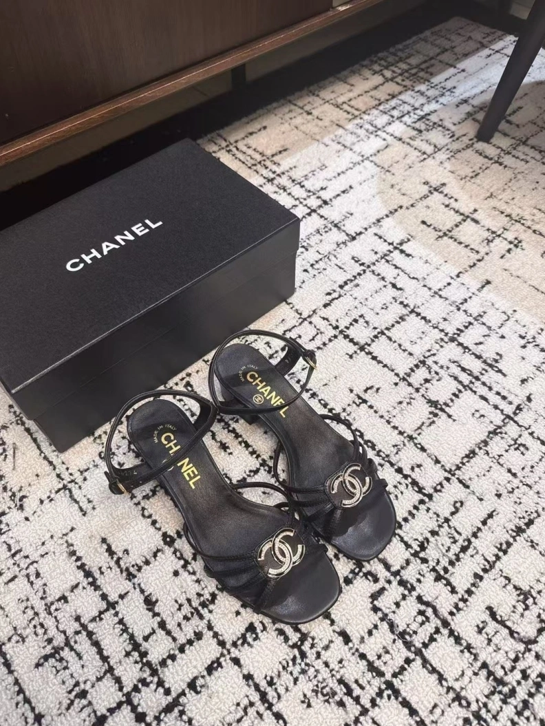 Unique Chxnxl Sandals 117552