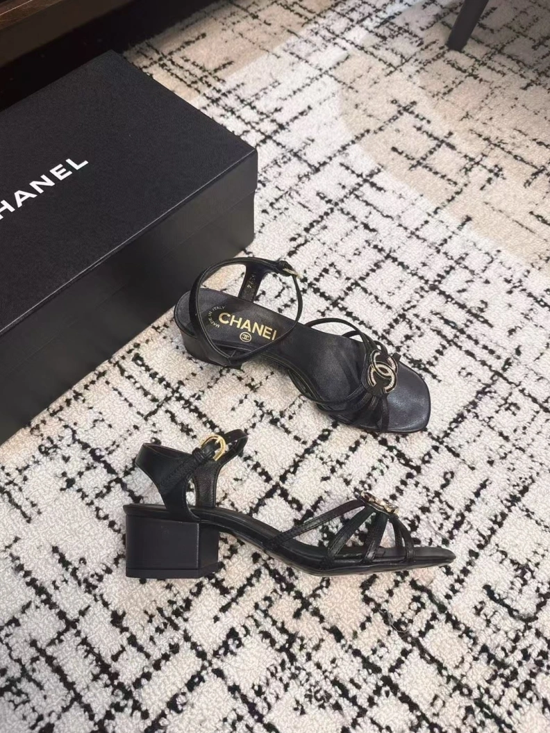 Unique Chxnxl Sandals 117552