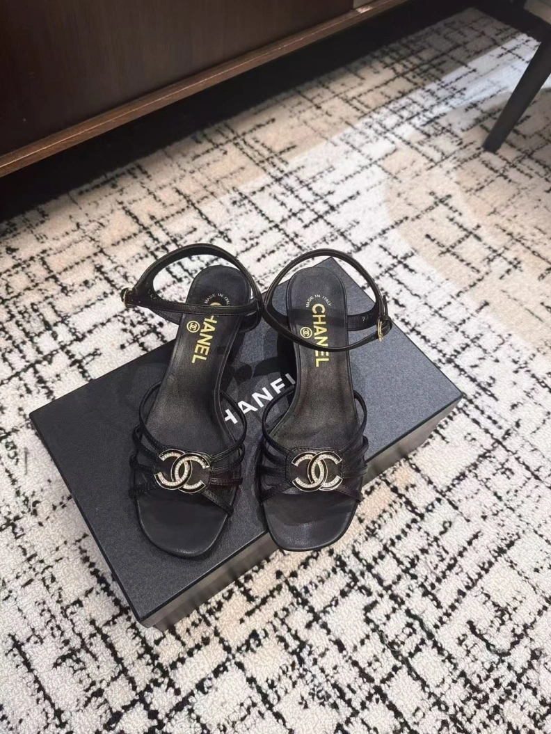 Unique Chxnxl Sandals 117552