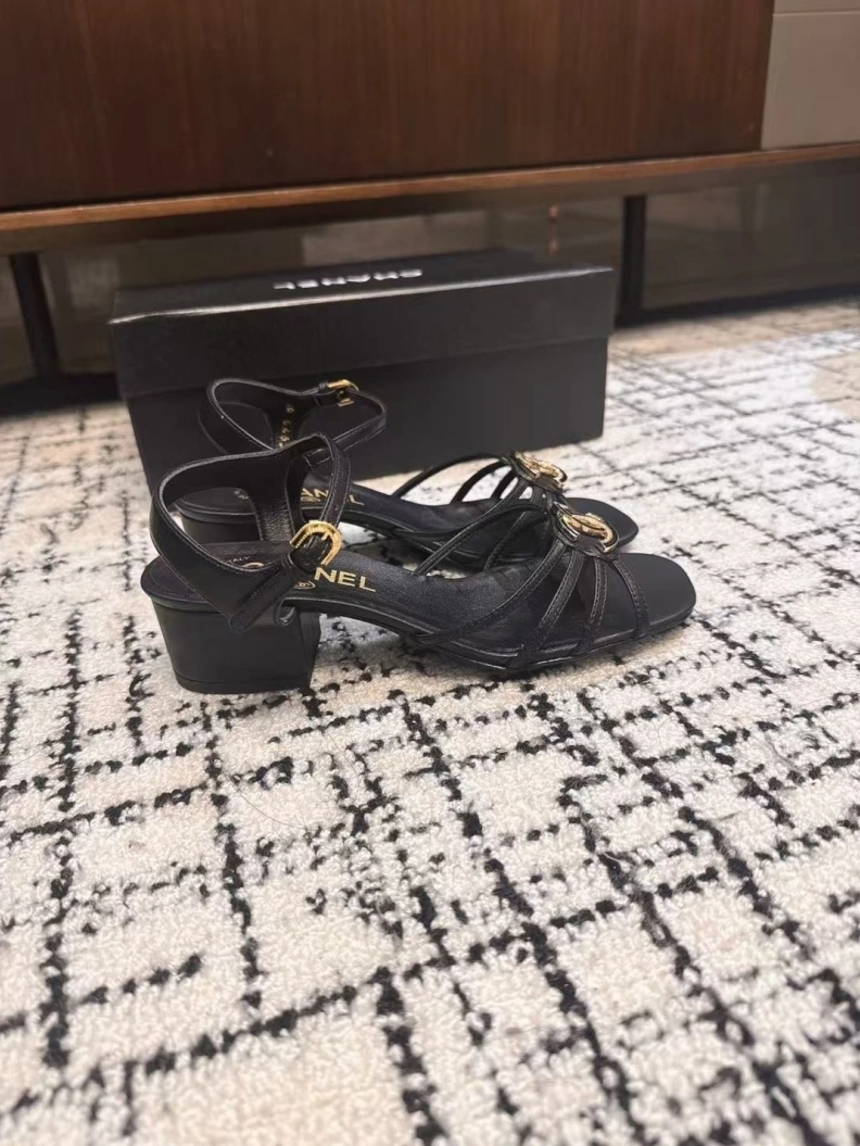 Unique Chxnxl Sandals 117552