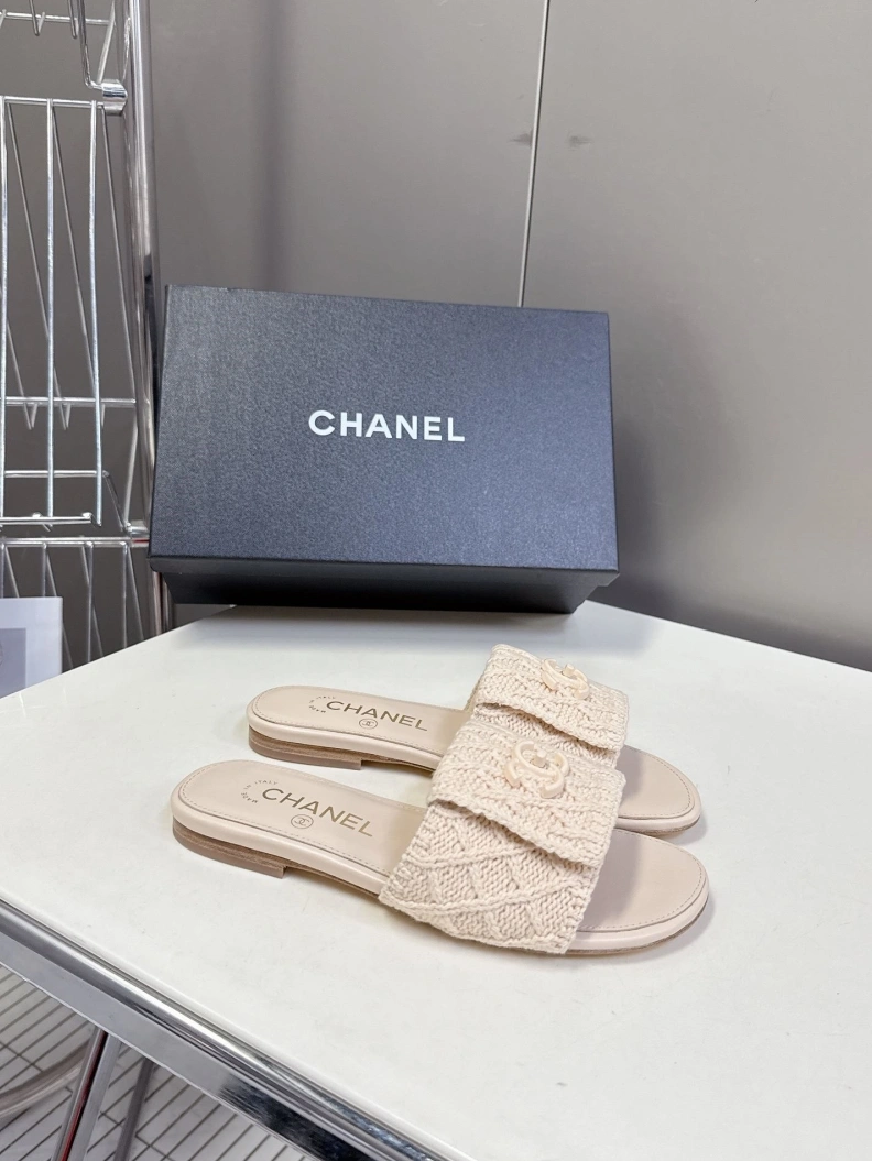 Modern Chxnxl Slippers 117130