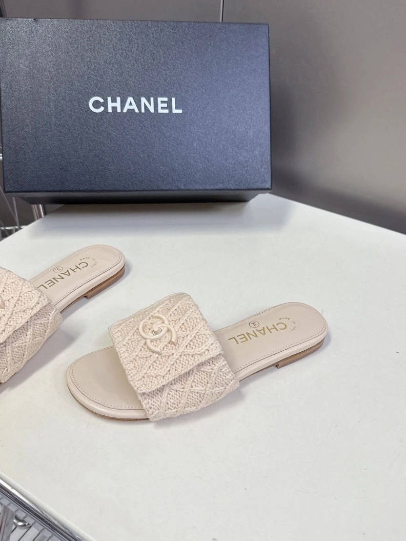 Modern Chxnxl Slippers 117130