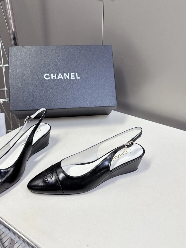 DailyWear Chxnxl Sandals 117542