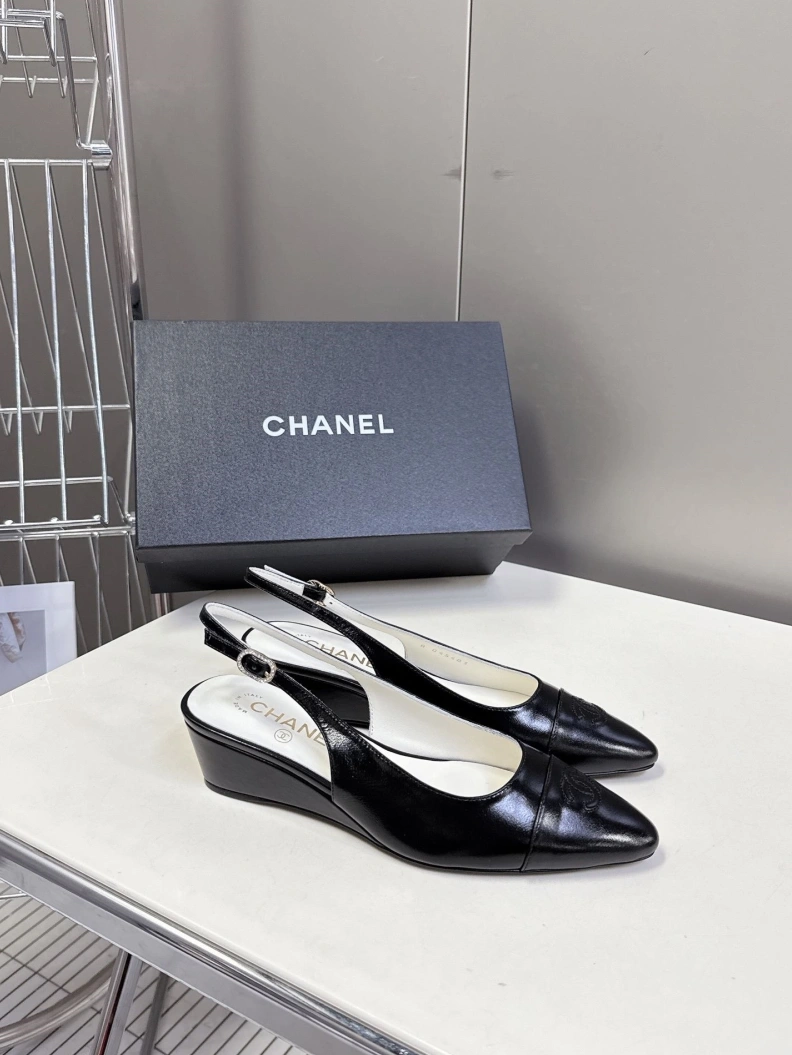 DailyWear Chxnxl Sandals 117542