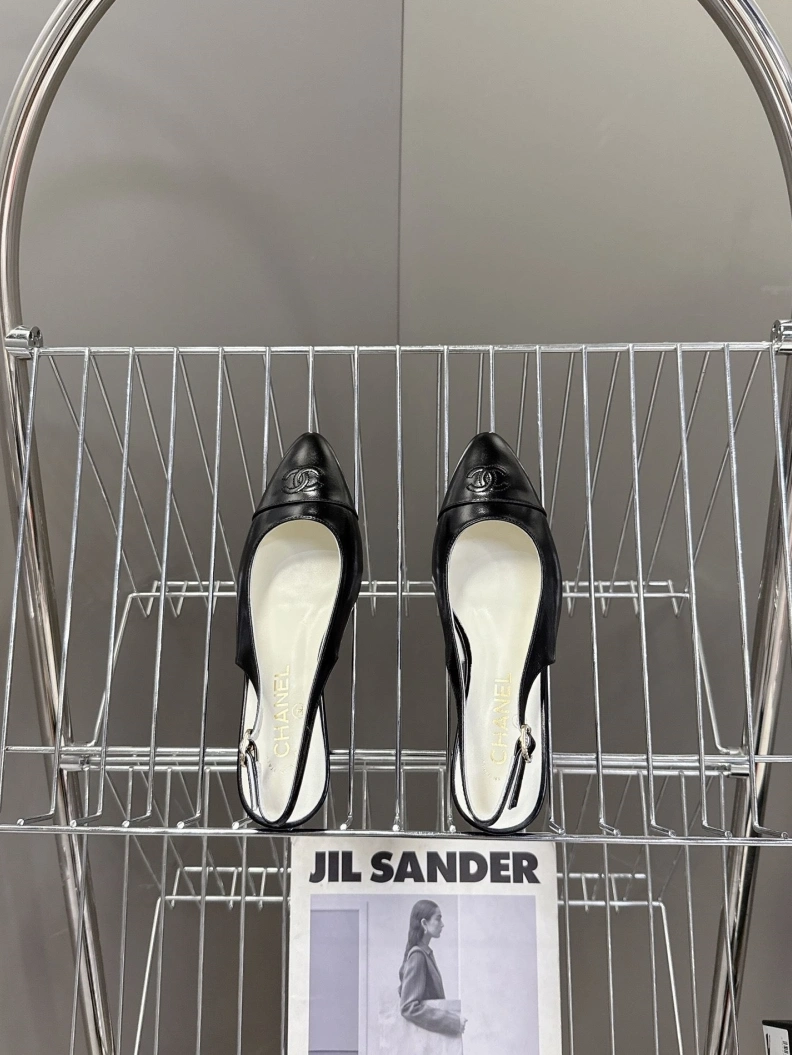 DailyWear Chxnxl Sandals 117542