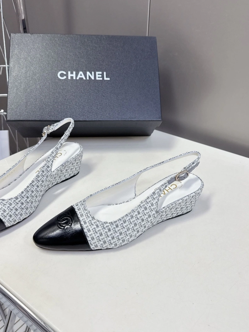 Stylish Chxnxl Sandals 117536