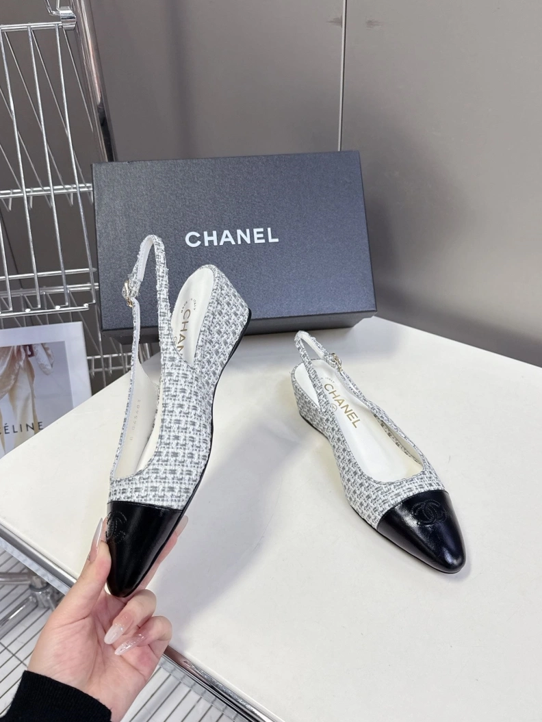 Stylish Chxnxl Sandals 117536