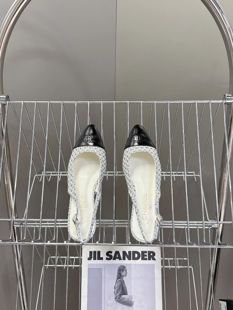 Stylish Chxnxl Sandals 117536