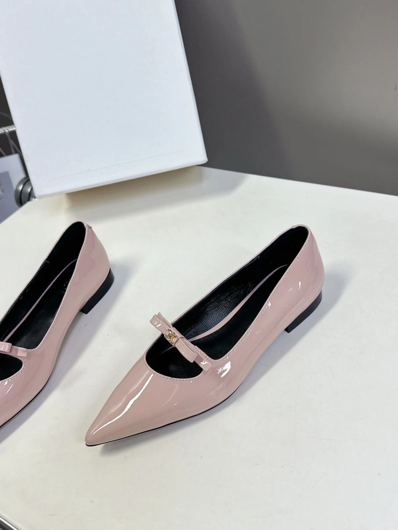 Unique Chxnxl Flat Shoes 117666