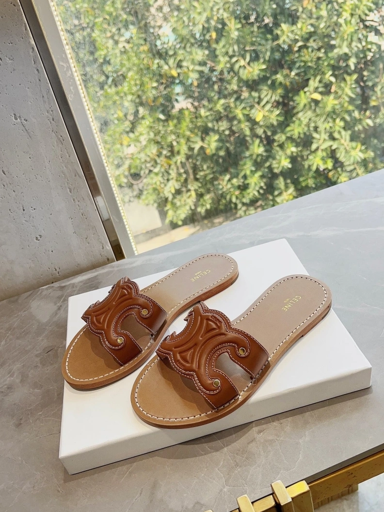 HighQuality Cxlxne Slippers 115697