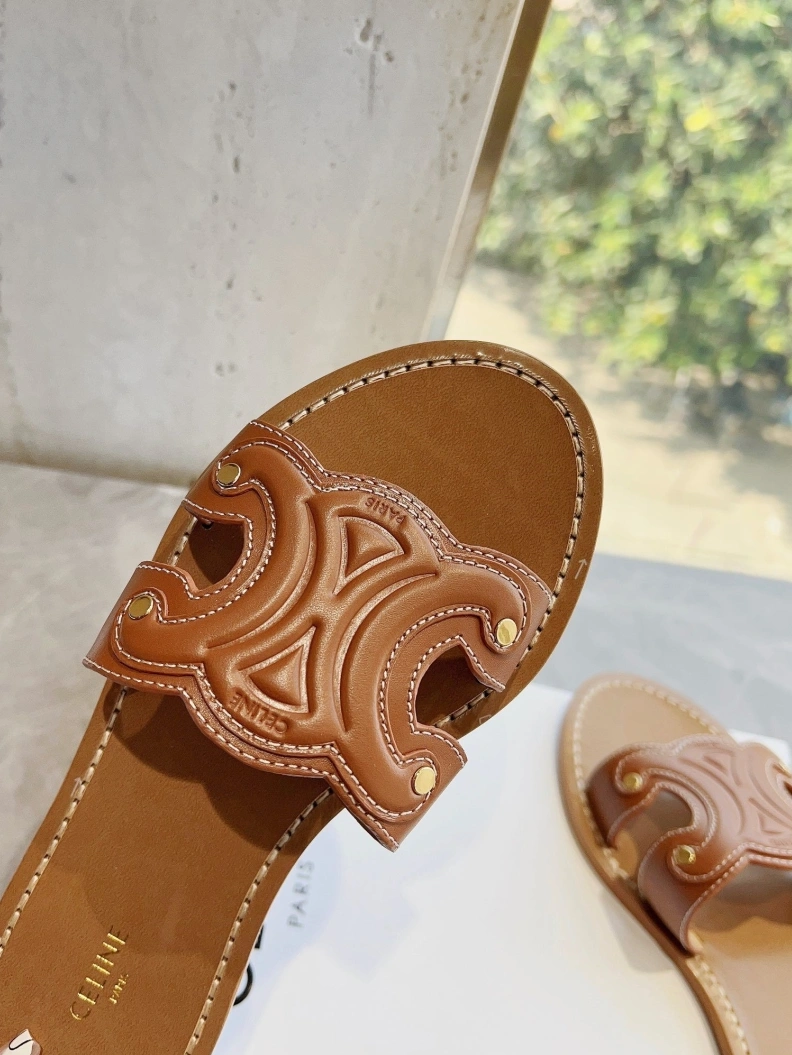 HighQuality Cxlxne Slippers 115697