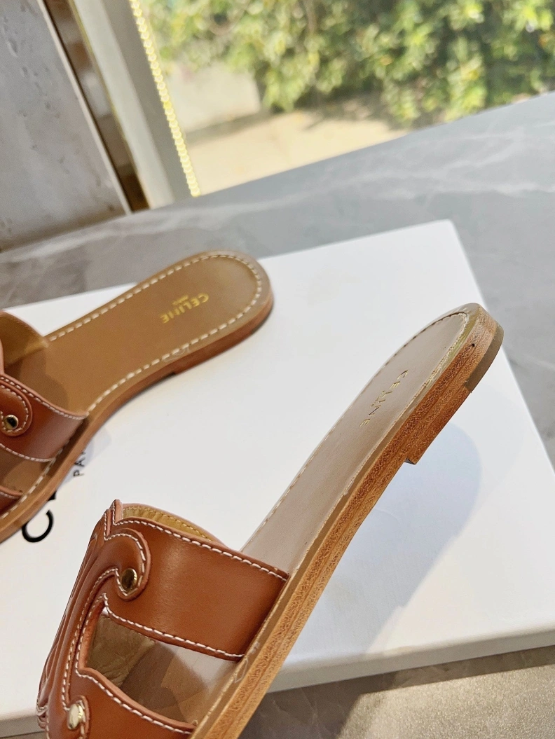 HighQuality Cxlxne Slippers 115697