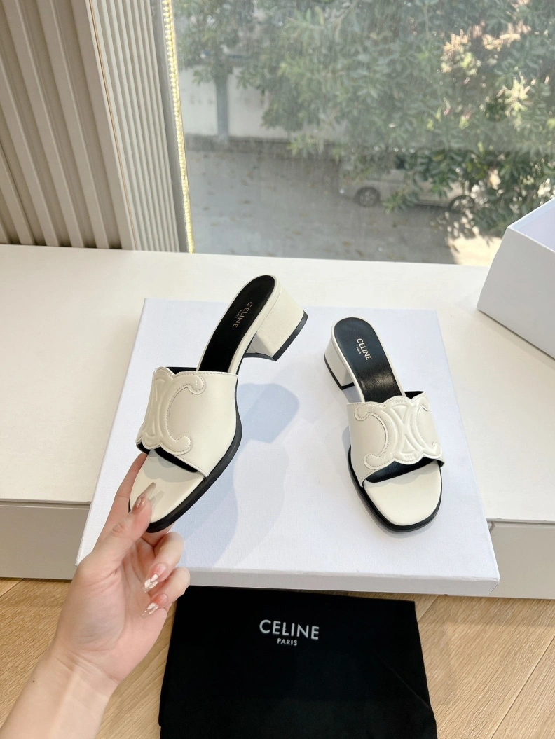 Versatile Cxlxne Sandals 115745