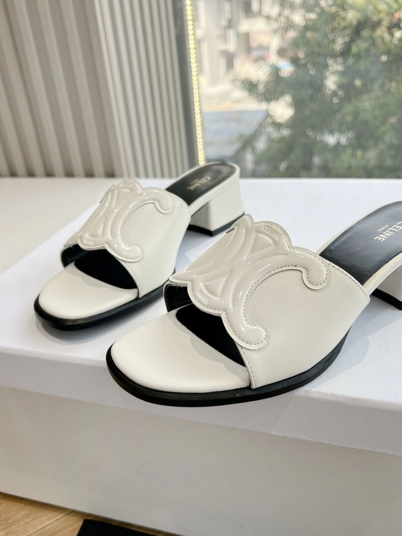 Versatile Cxlxne Sandals 115745