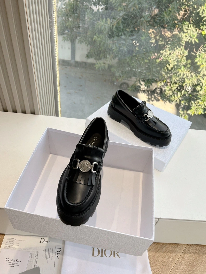 Minimalist Chxnxl Leather Shoes 117566