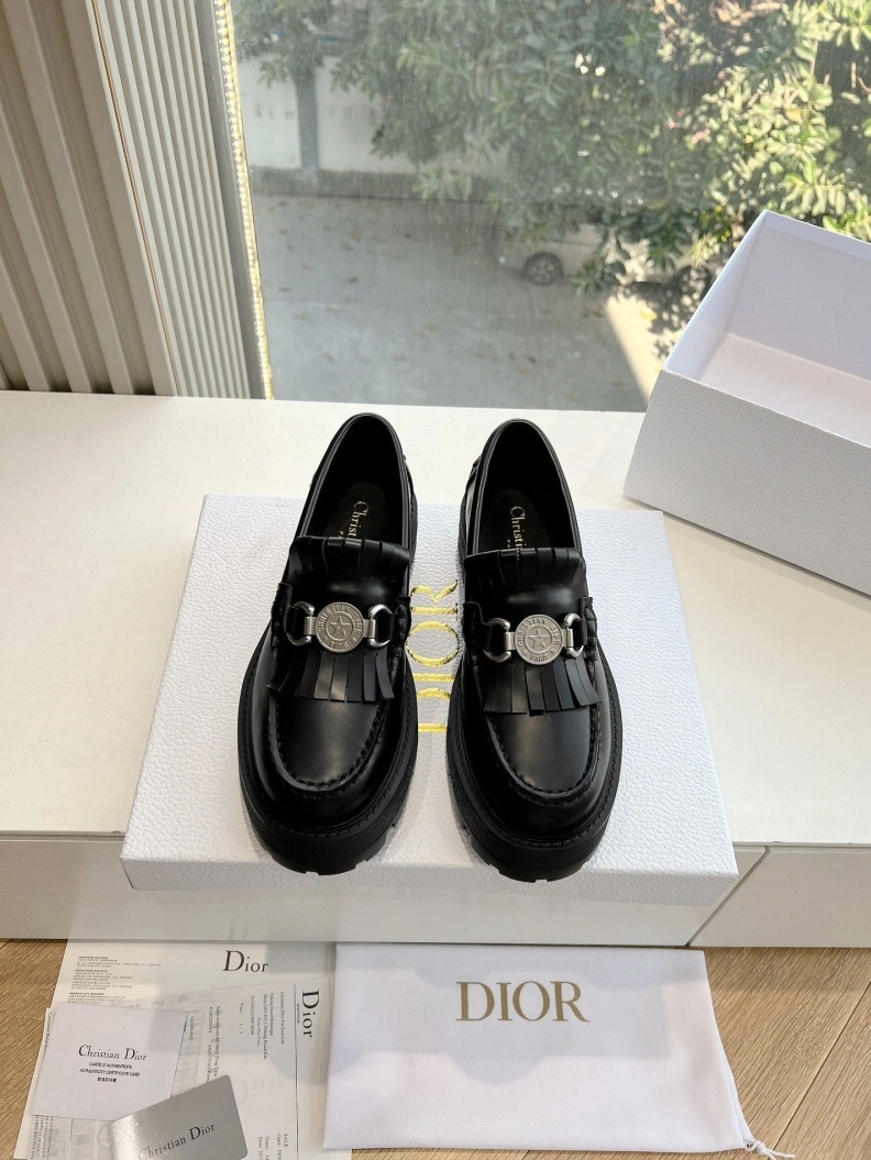 Minimalist Chxnxl Leather Shoes 117566